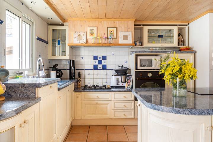 Location de vacances pour 6 personnes, avec piscine ainsi que jardin et terrasse, adapté aux familles dans Plage De La Bosse L Epine - 4