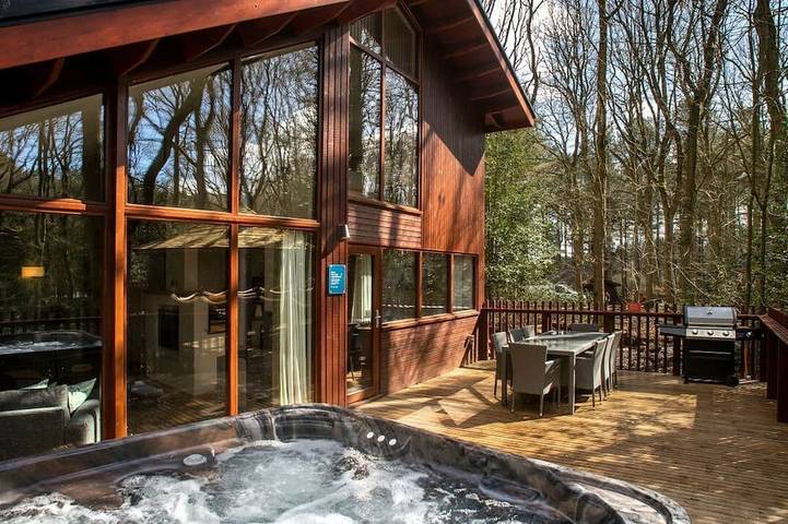 Lodge for 8 people in Delamere