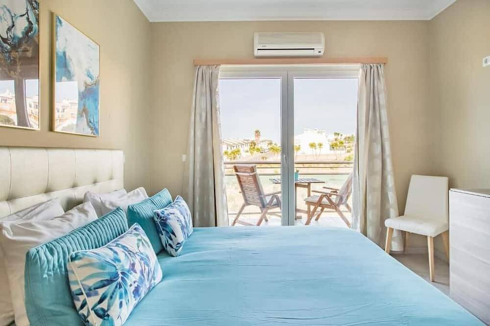 Hel lejlighed, Beach House Ericeira - Ribeira D'Ilhas (World Surf Reserve) - with view of the sea in Ribeira d'Ilhas, Ericeira