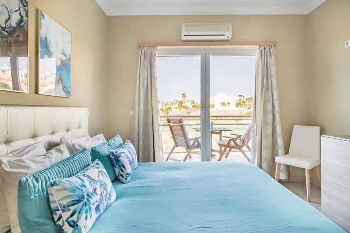 Vacation rental for 3 people, with pool and yard as well as balcony in Ericeira