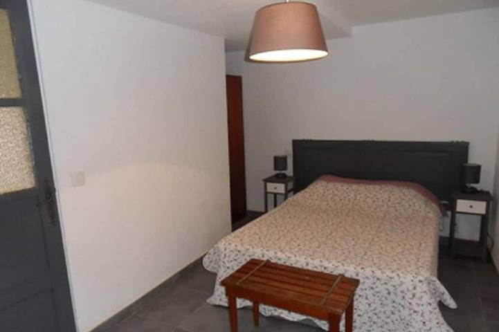 Gîte pour 4 personnes, avec piscine ainsi que terrasse et jardin, animaux acceptés à Saint-Jean-de-Fos - 2