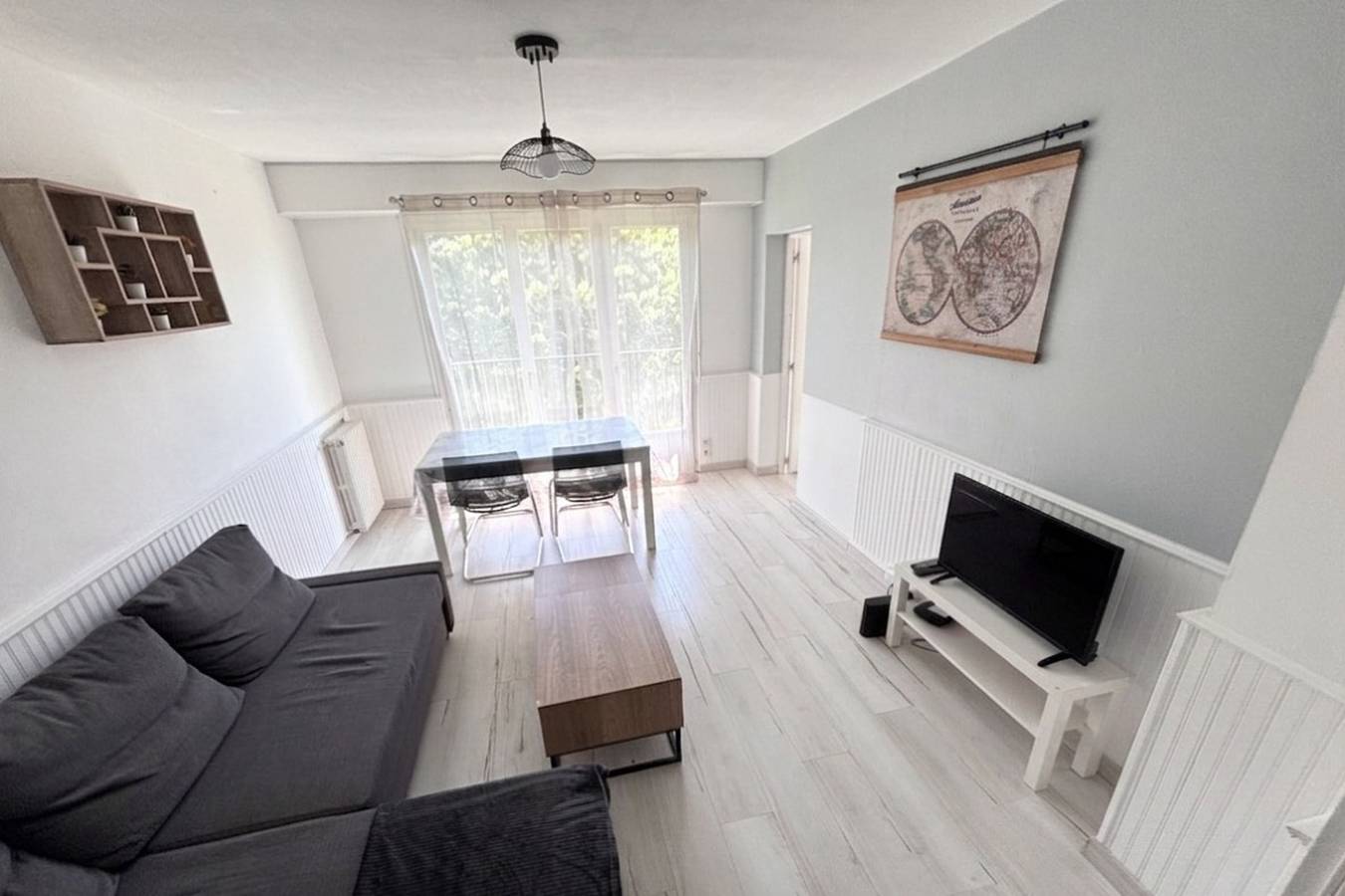 Apartamento entero, Bright apartment in the city center with balcony in La Roche-sur-Yon, Valle del Loira