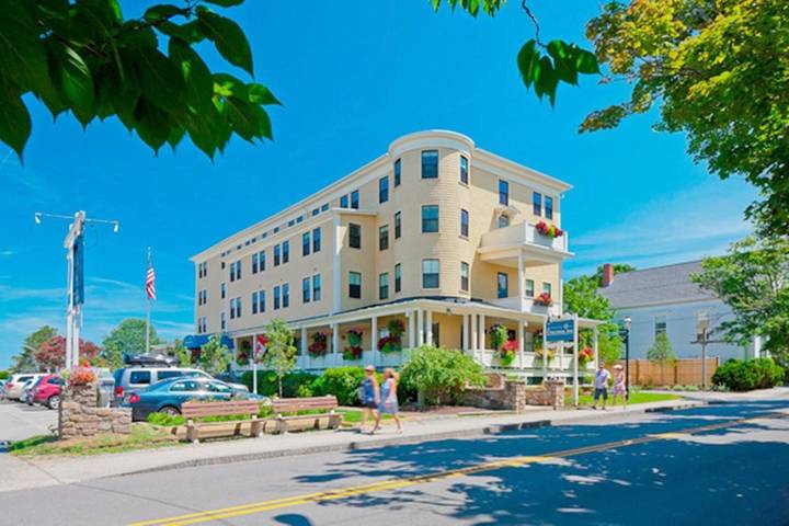 Hôtel pour 5 personnes, avec jacuzzi et jardin ainsi que piscine et terrasse à Ogunquit