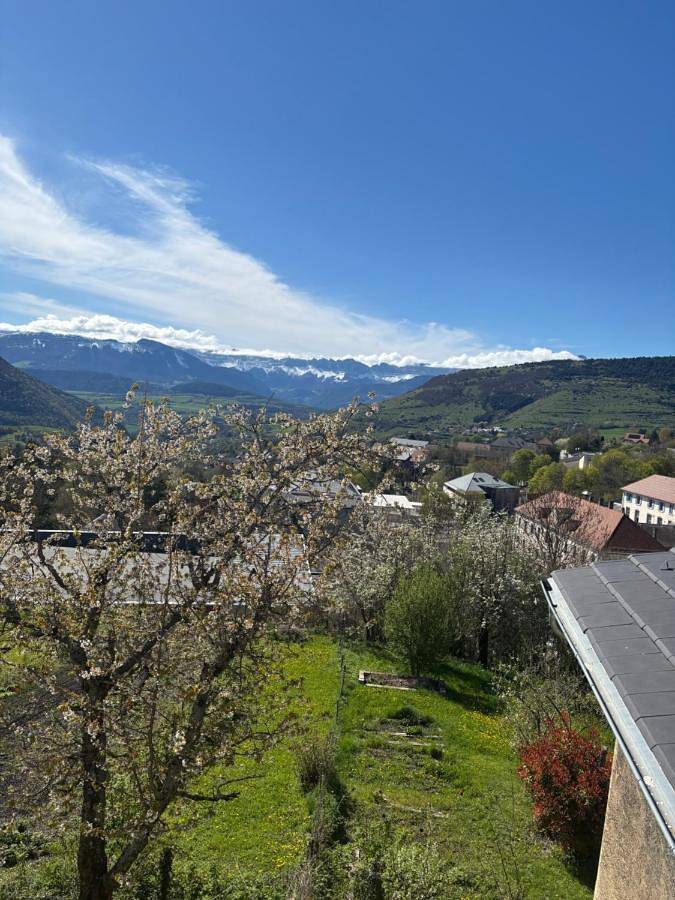 Gîte pour 6 personnes, avec vue et terrasse à La Motte-d'Aveillans - 2