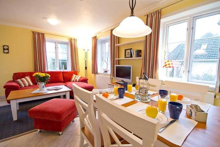 Ferienwohnung für 4 Personen, mit Garten und Terrasse in Nebel - 2