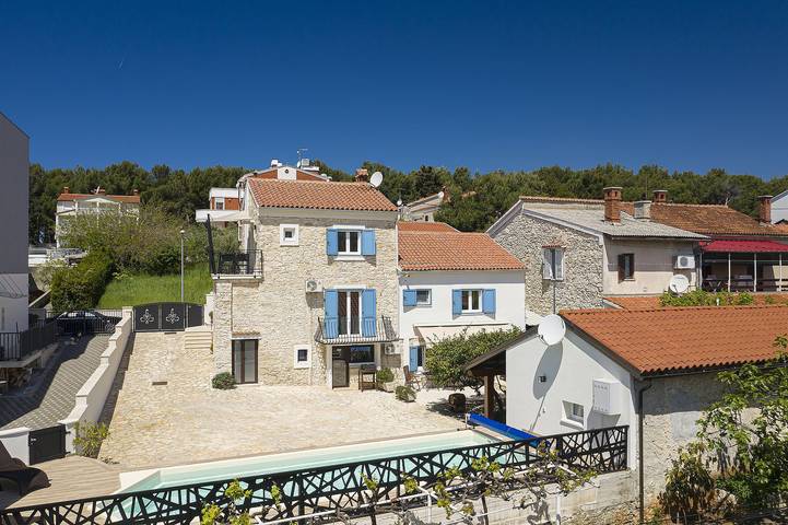Ferienwohnung für 6 Personen, mit Terrasse und Garten sowie Pool in Pula-Medulin - 3
