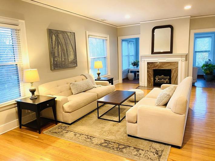 Vacation rental for 6 people, with balcony and yard as well as hot tub in Louisville