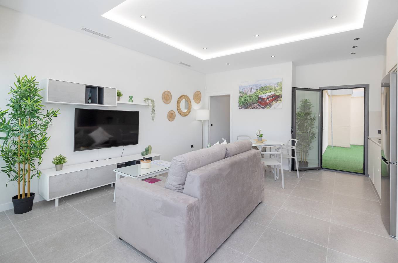 Entire apartment, Apartment '2 Dorm Maia' with Shared Pool, Wi-Fi and Air Conditioning in Torre del Mar, Costa del Sol