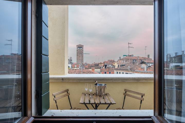 Ferienwohnung für 4 Personen, mit Balkon und Terrasse in Venedig