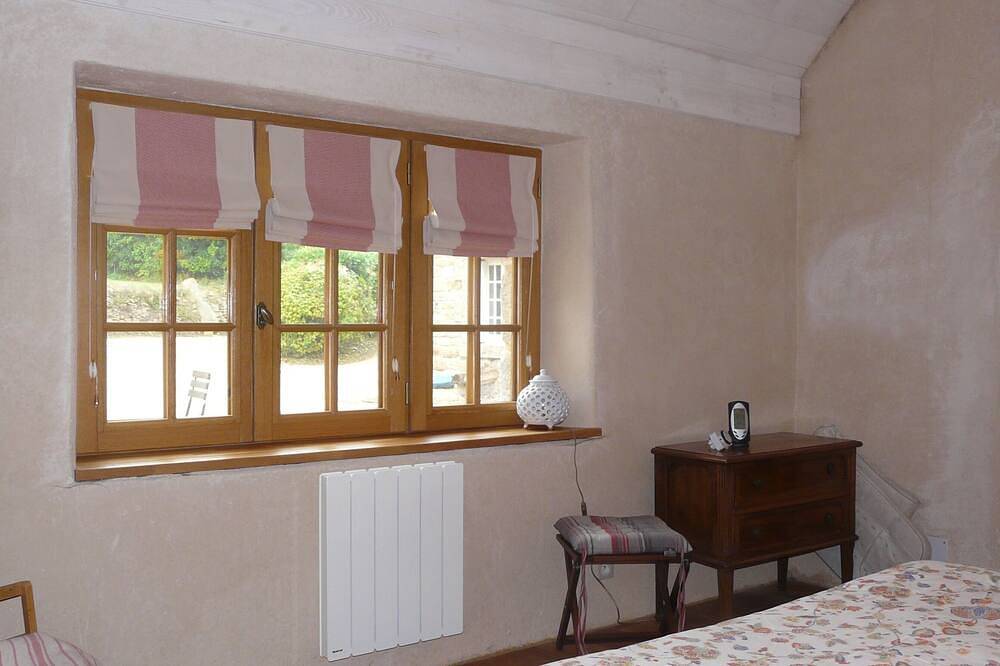 Charming Breton house in a green setting in Landunvez, Brest und Umgebung