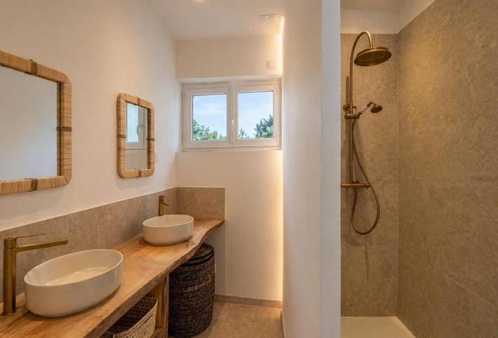 Gîte pour 6 personnes, avec terrasse ainsi que jardin et jacuzzi dans Saint-Victor-sur-Loire - 3