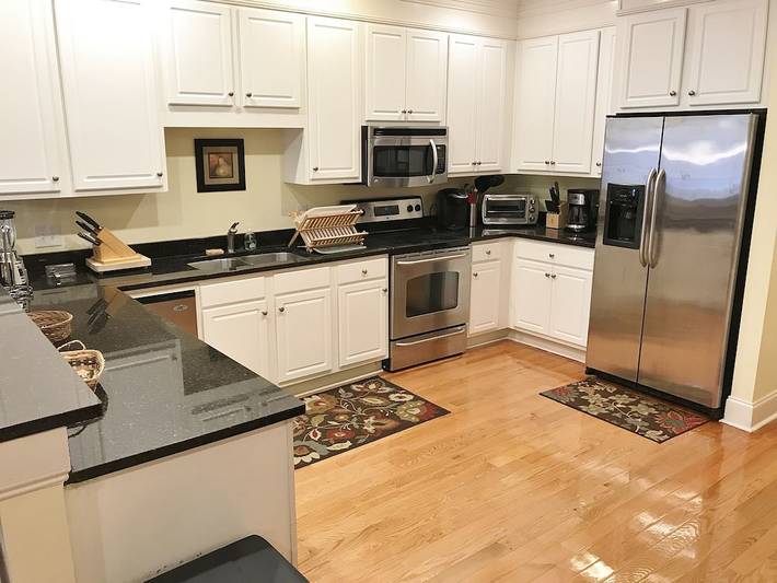 Vacation house for 14 people, with yard and balcony in Garden City (SC)