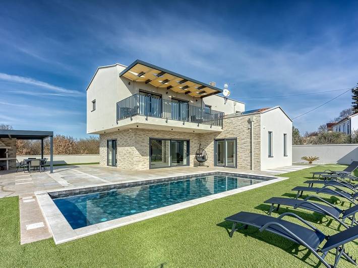 Ferienhaus für 8 Personen, mit Terrasse in Medaki