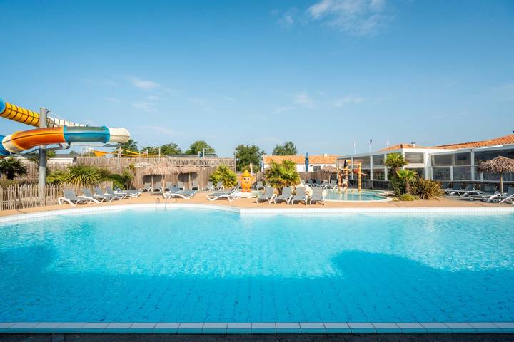 Location de vacances pour 6 personnes, avec jacuzzi ainsi que piscine et terrasse, animaux acceptés dans Plage des sables d'or - 3