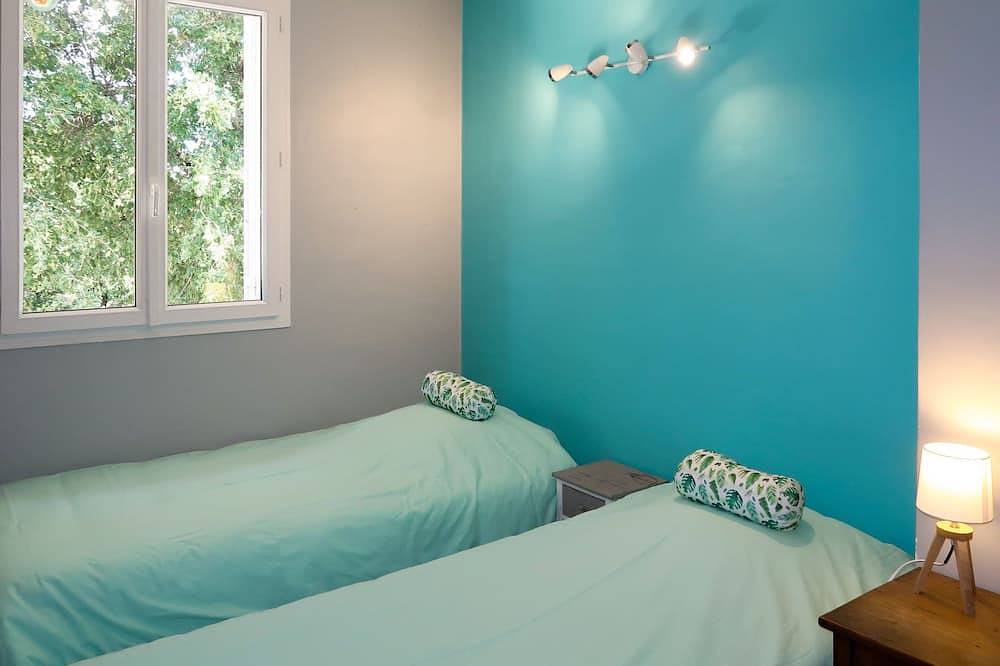 Sweet Home in Luberon by Interhome in Villelaure, Parc naturel régional du Luberon