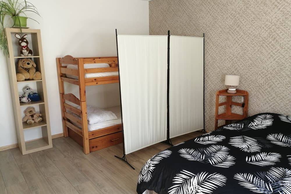 Appartement entier, Appartement entre lac et montagne, activité estivale et hivernale aux alentours in Alex (Annecy), Région d'Annecy