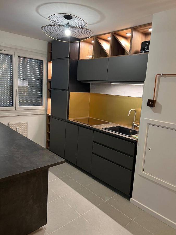 Gîte pour 4 personnes, avec Balcon ainsi que Jardin et Vue à Décines-Charpieu - 4
