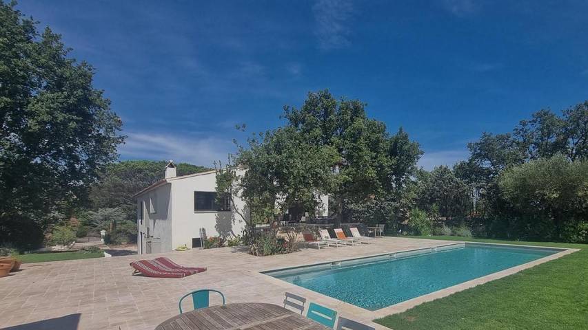 Location de vacances pour 12 personnes, avec jardin et piscine à La Môle - 4