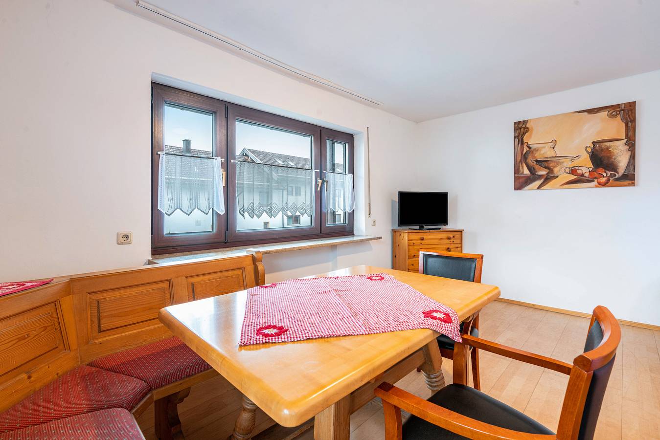 Apartamento entero, Apartamento 'Appartement 8' con terraza compartida y Wi-Fi in Putzbrunn, Alta Baviera