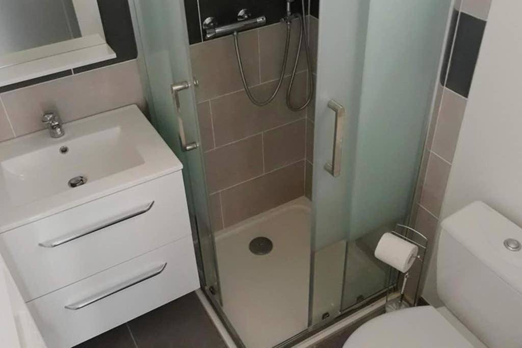 Appartement entier, One-Bedroom Apartment in Saint-Aunès, Côte méditerranéenne (France)