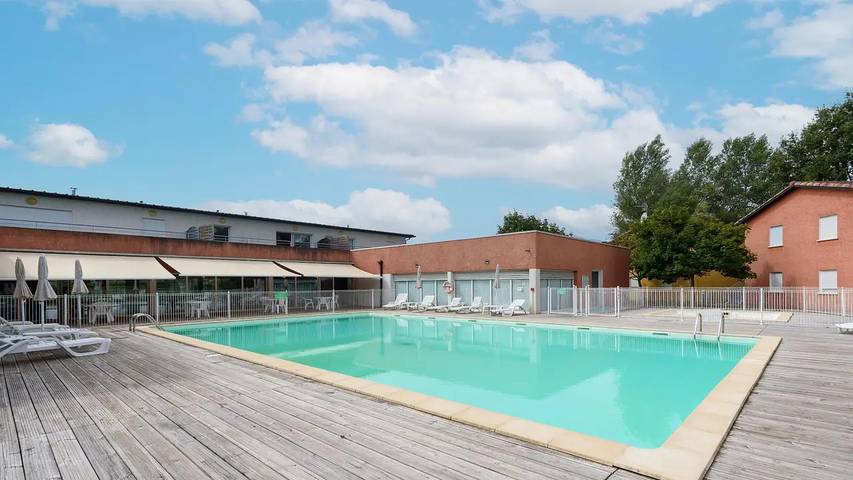 Gîte pour 5 personnes, avec piscine et terrasse, animaux acceptés à Rivières - 2