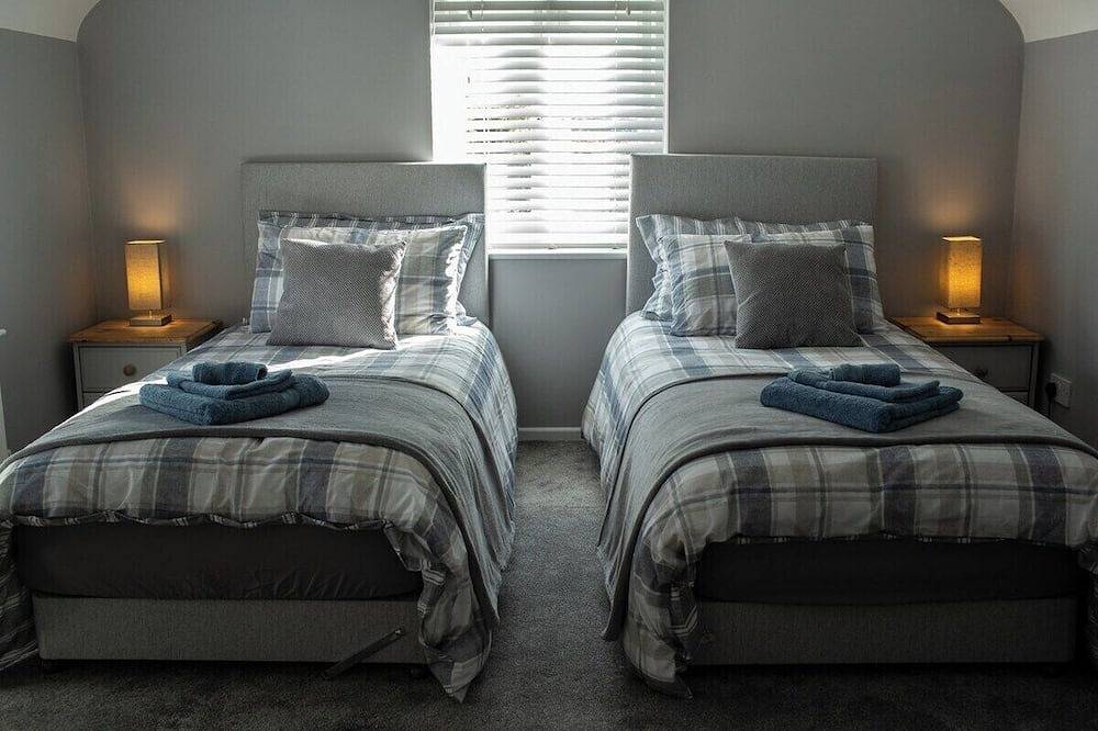 Cheerful two bedroom cottage with field views in Framlingham, Suffolk