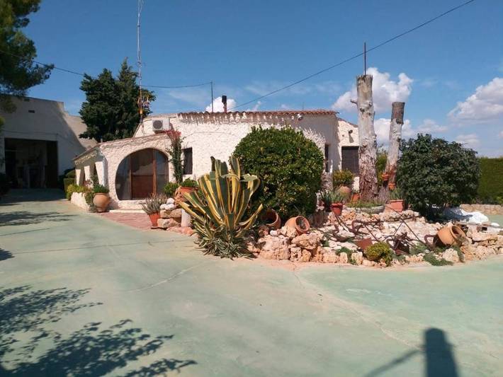 Casa rural para 6 personas, con Terraza además de Jardín y Vistas en Manchuela Conquense
