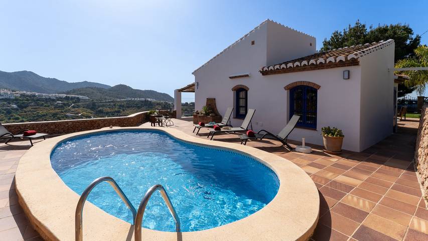 Villa for 4 people, with terrace and garden - 1