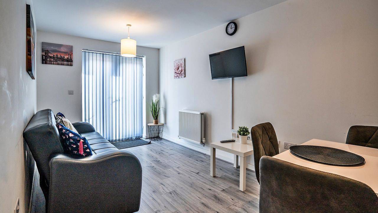 Entire holiday apartment, Holiday apartment for 3 people in Birmingham, Birmingham Area