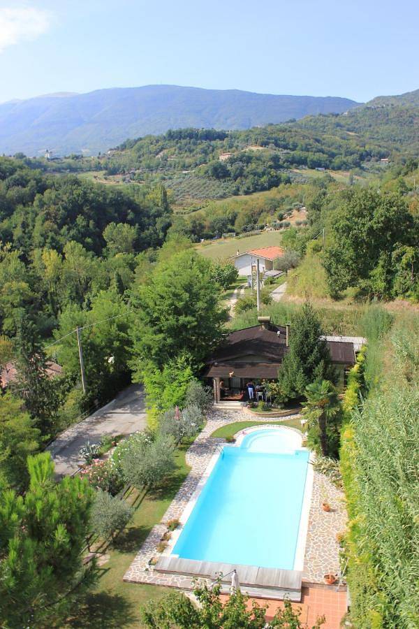 Casa vacanza per 4 persone, con panorama e piscina nonché giardino nelle Marche