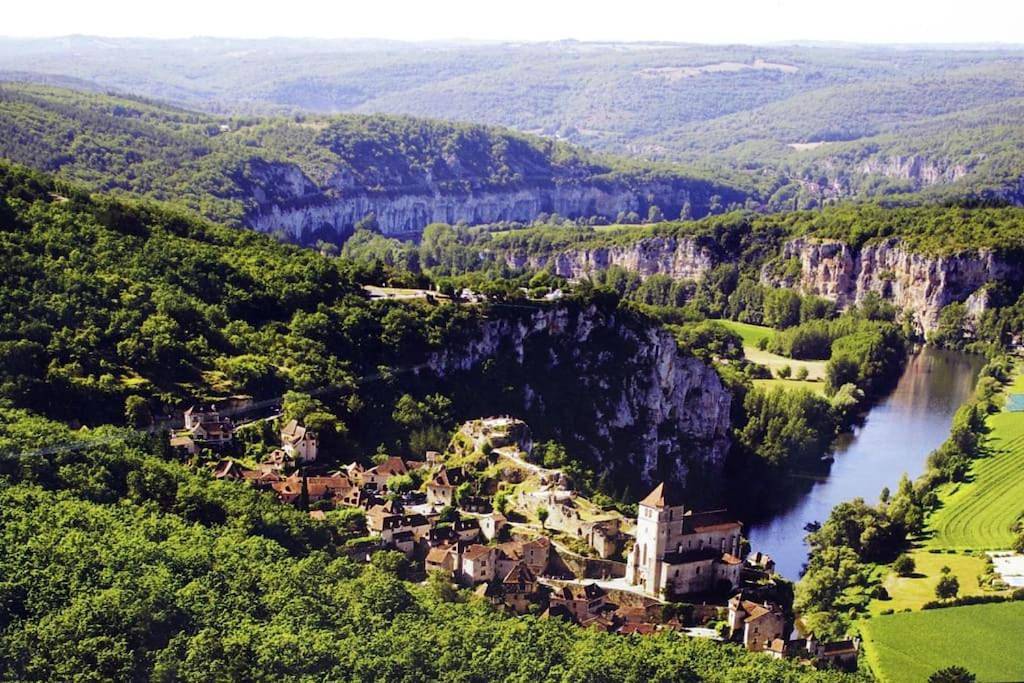 Four-Bedroom House in Tour-de-Faure, Quercy