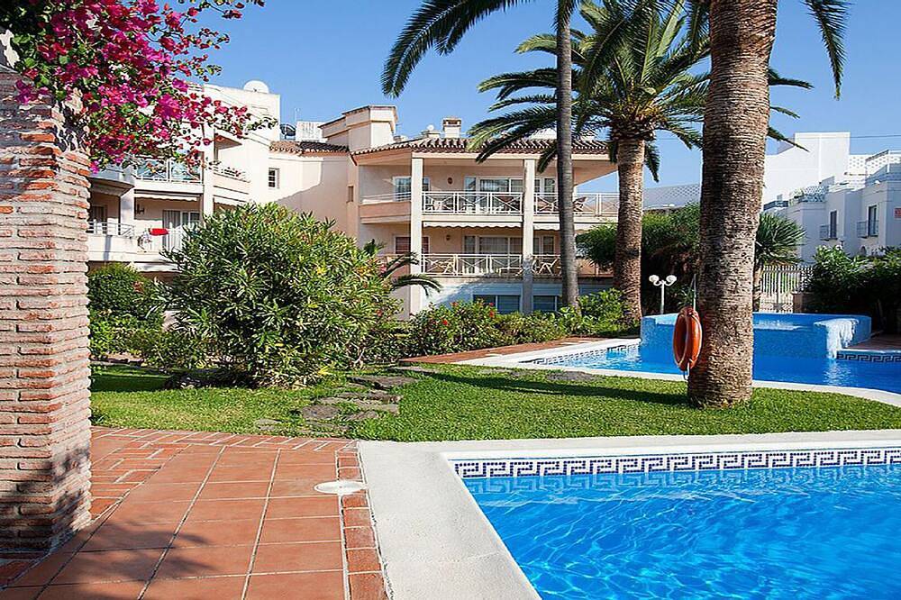 Appartement entier, Confort, emplacement de choix, Wifi & climatisation. in Playa Carabeíllo, Nerja