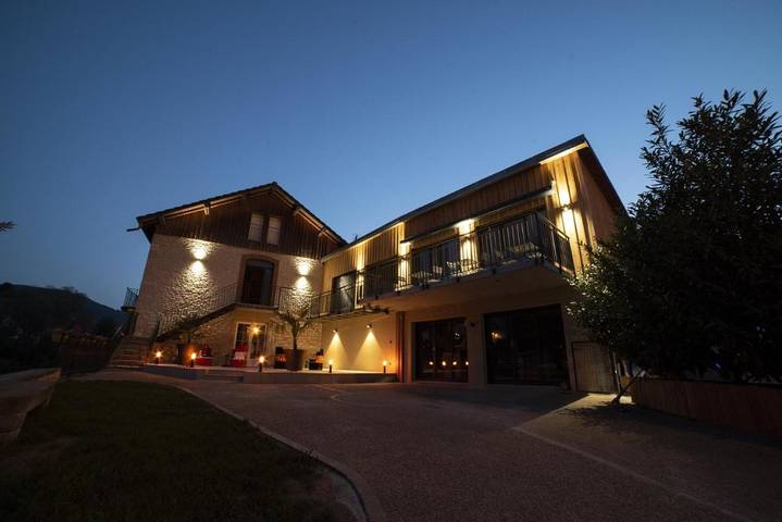 Location de vacances pour 2 personnes, avec vue ainsi que jardin et terrasse, animaux acceptés à Ornans - 4