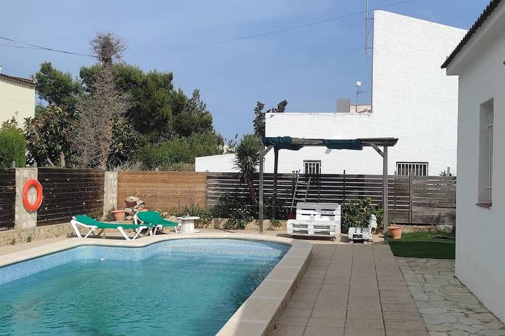 Maison de vacances pour 8 personnes, avec jardin, animaux acceptés à Calafat