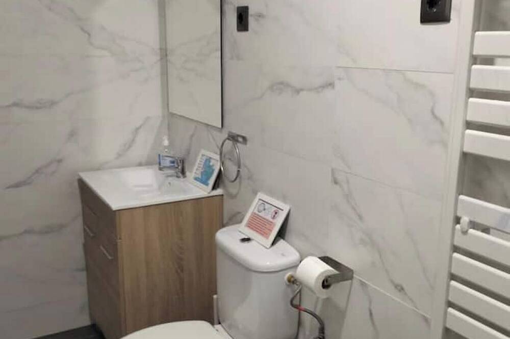 🌿 Cozy Room with Private Bathroom Near the Guggenheim in Bilbao, Bizkaia