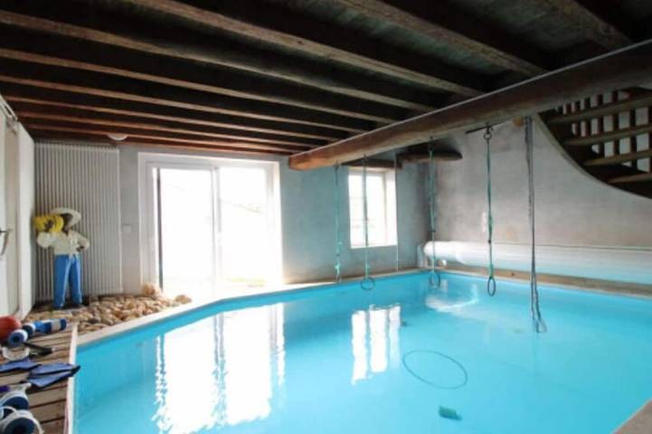 Location de vacances pour 8 personnes, avec jardin, animaux acceptés à Saint-Bris-des-Bois