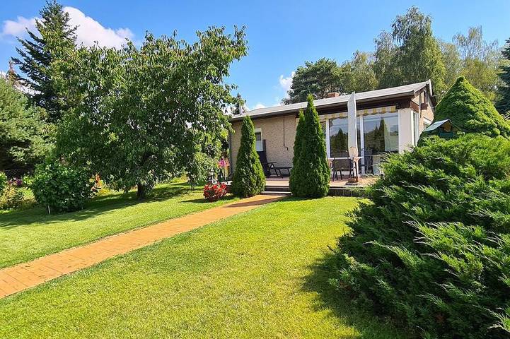 Bungalow für 4 Personen, mit Balkon und Garten