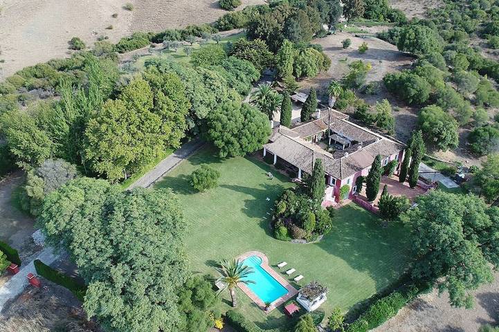 Location de vacances pour 20 personnes, avec Terrasse et Jardin à Jimena de la Frontera