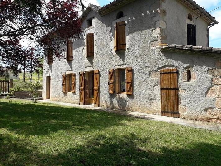 Gîte pour 7 personnes, avec piscine et jardin à Sainte-Cécile-du-Cayrou