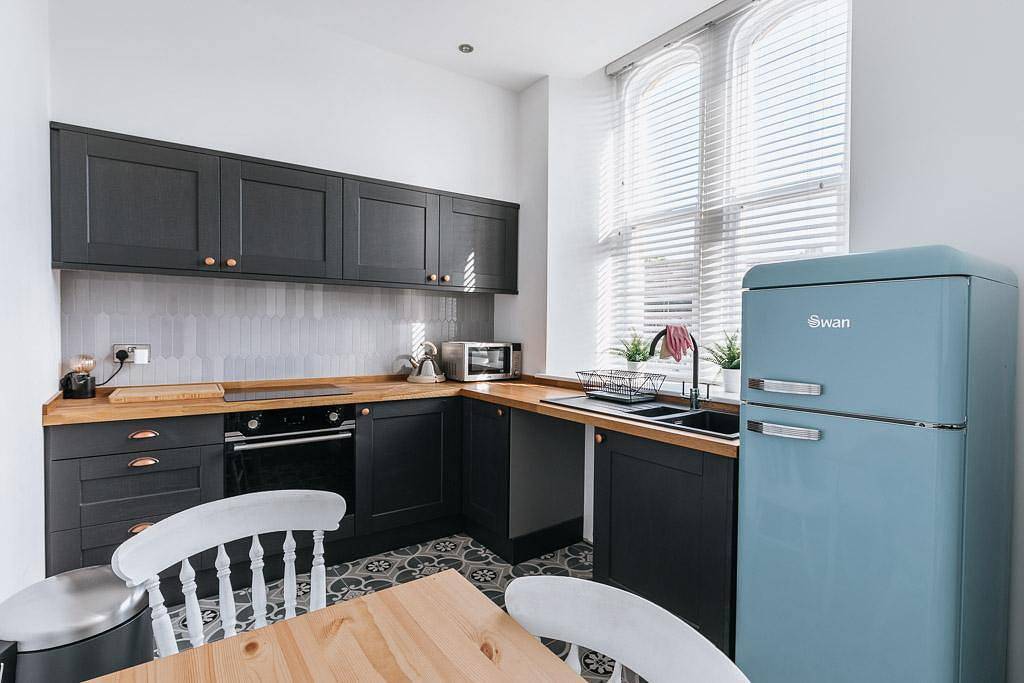 Entire apartment, St Marys Apartment // 1 Bedroom Modern Accommodation In The Market Town Penistone, Peak District, Uk in Penistone TC, South Yorkshire