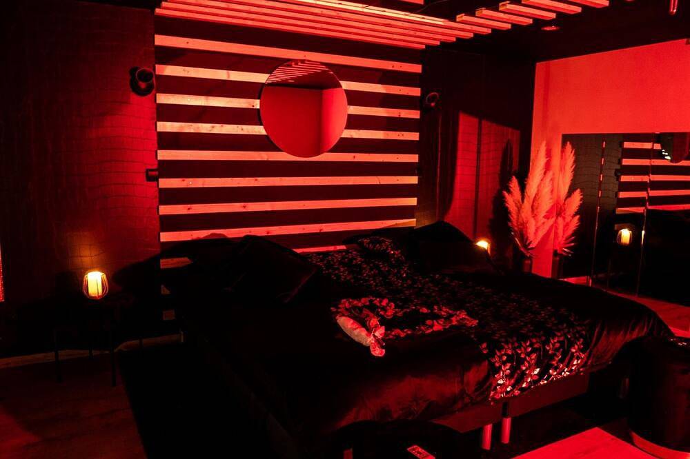 Ganze Wohnung, Douceur du Charme - Love Room Chic et Luxueuse à Charmes in Charmes, Épinal und Umgebung