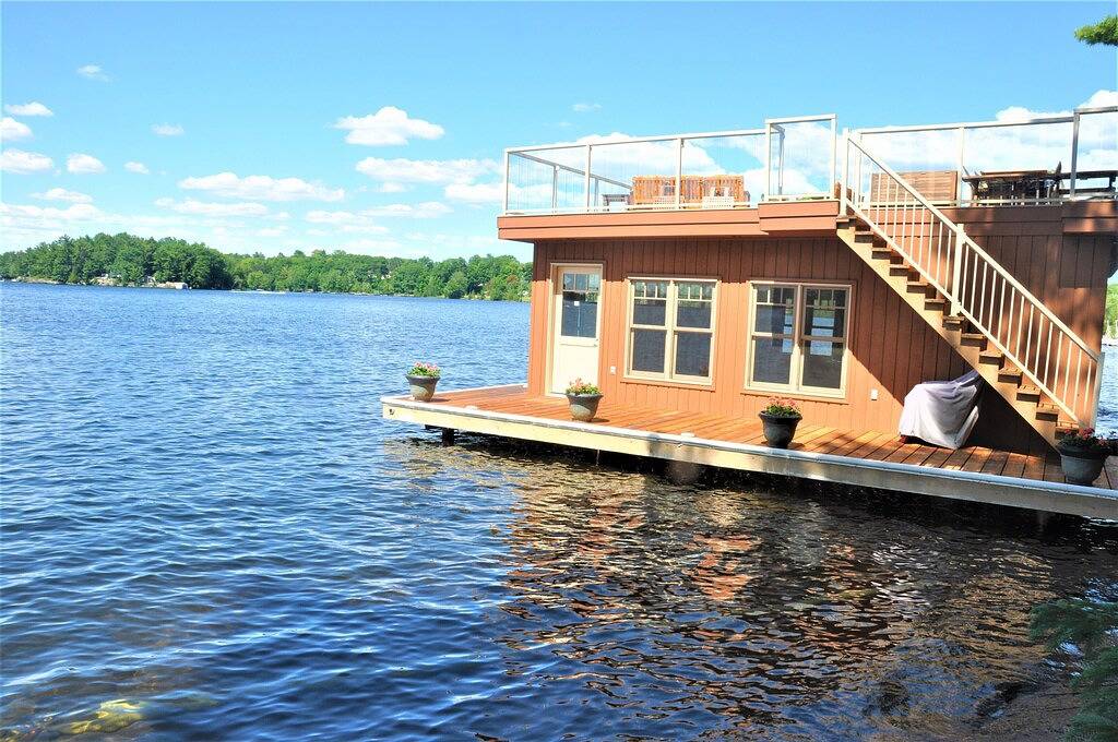 Wunderschöne Sonnenuntergänge, Leben im Freien auf dem Bootshaus, großes Dock, Spielset in Gravenhurst, Muskoka