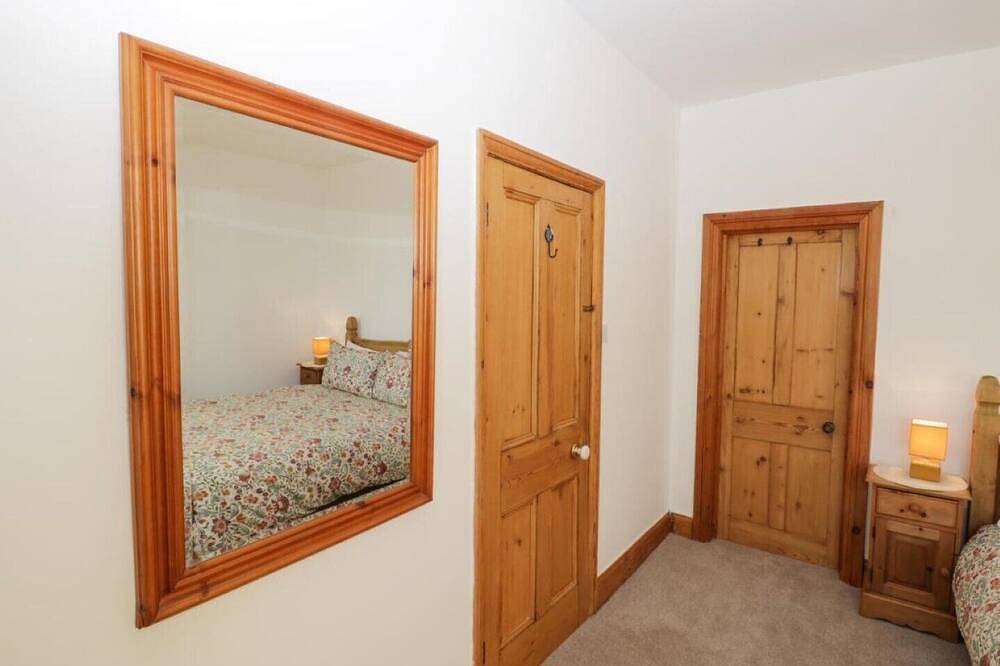 Entire apartment, Falconhurst - locally owned in fantastic Robin Hoods Bay! in Robin Hood's Bay, North York Moors National Park