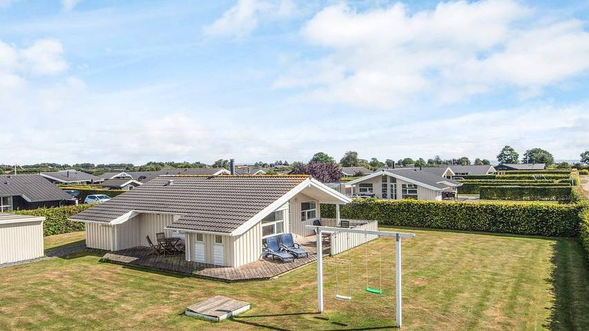 Ferienhaus für 7 Personen, mit Garten und Terrasse in Flovt Strand
