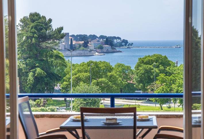 Apartament wakacyjny dla 2 osób, z widok i taras w Poreč