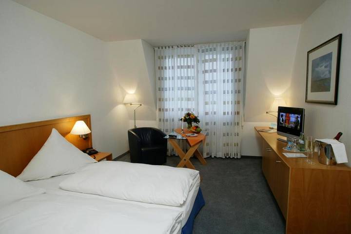 Hotel für 2 Personen, mit Terrasse und Sauna sowie Ausblick in Oranienburg - 4