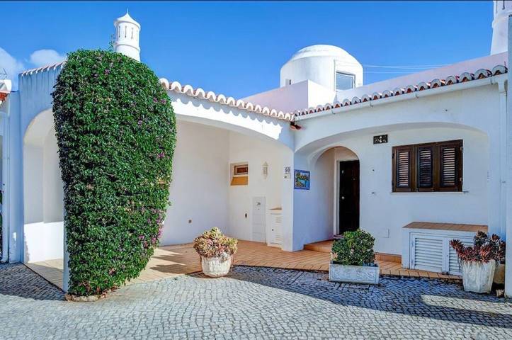 Casa de férias para 6 pessoas, com Varanda e Terraço e ainda Piscina em Carvoeiro
