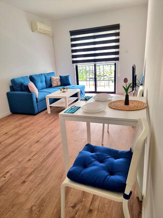 Appartement de vacances pour 4 personnes, avec piscine et terrasse