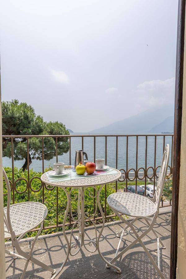 Gîte pour 2 personnes, avec terrasse ainsi que vue sur le lac et vue, animaux acceptés à Domaso