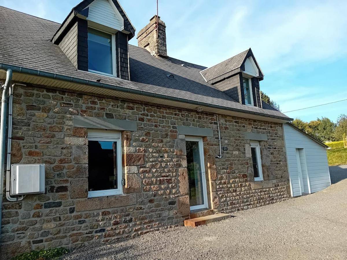 Two-Bedroom House in Roullours, Région de Vire